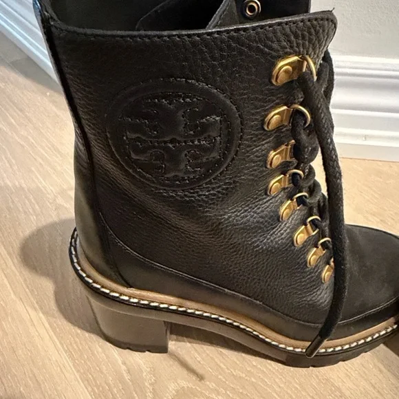 Tory Burch, Black Lace-Up Women's Boots, Size 6.5 - Picture 2 of 9